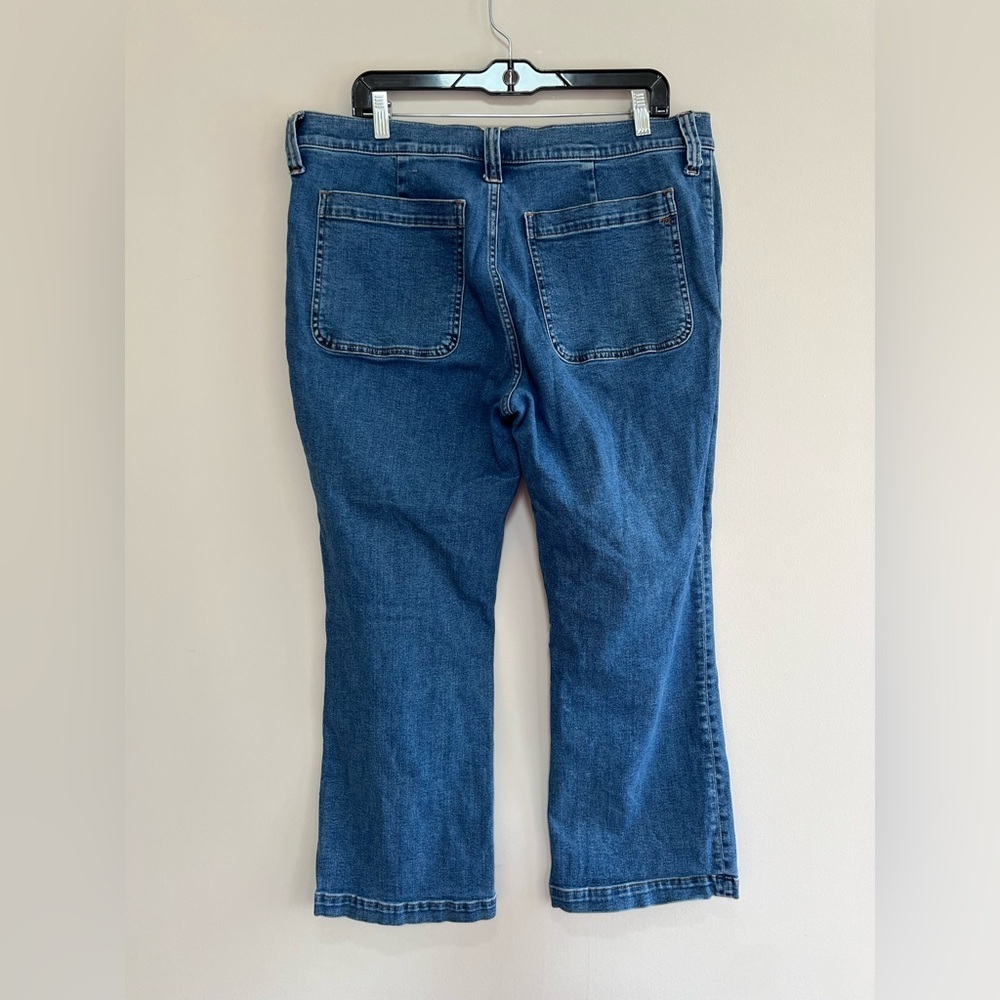 Madewell Mid-Rise Kick Out Flare Crop Ankle Stretch Jeans Medium Blue, size 33 - Picture 4 of 11